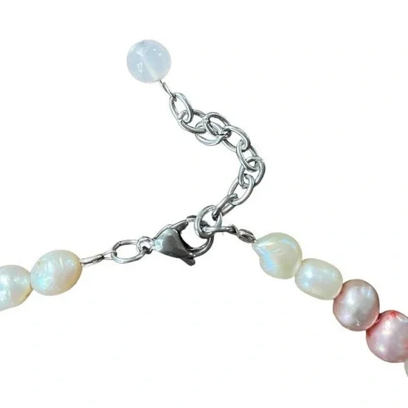 Harlot Hands Freshwater Pink Pearl Necklace with Glass Heart Choker Necklace - Picture 4 of 4